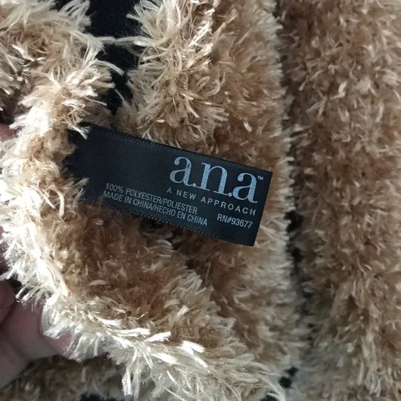 a.n.a Scarf - Picture 4 of 4